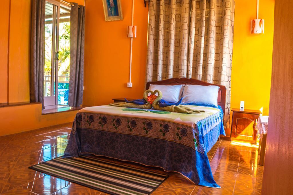 Merlin Guest House Nouvelle Découverte Екстериор снимка