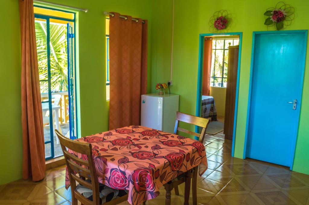 Merlin Guest House Nouvelle Découverte Екстериор снимка